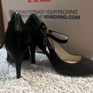 Nine West super cute bow heels SIZE 7 worn once!!